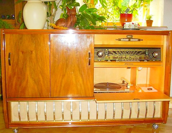 Körting-Musikschrank, 001