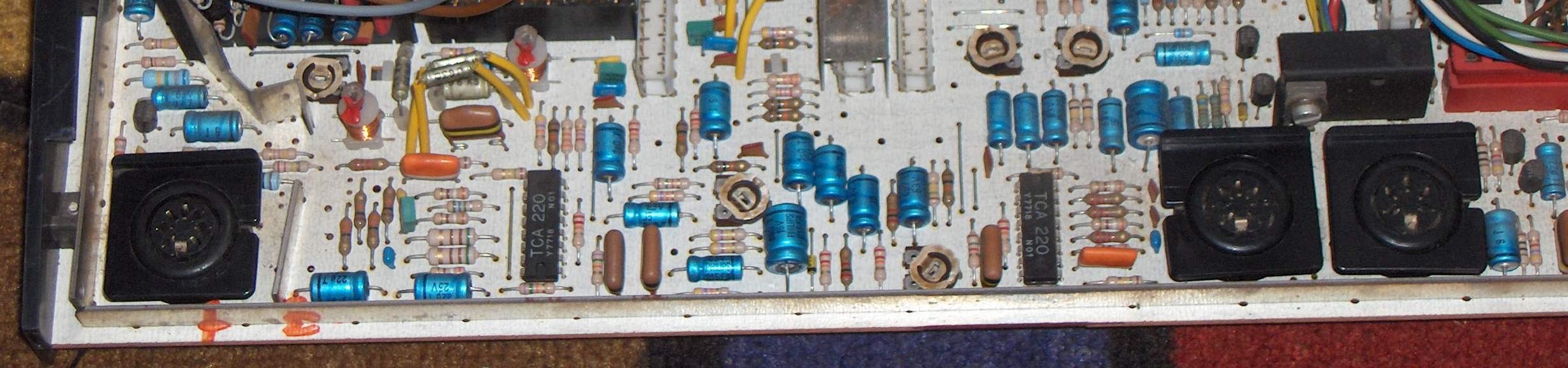 N 4504, Platine mit 7-pol. Buchsen