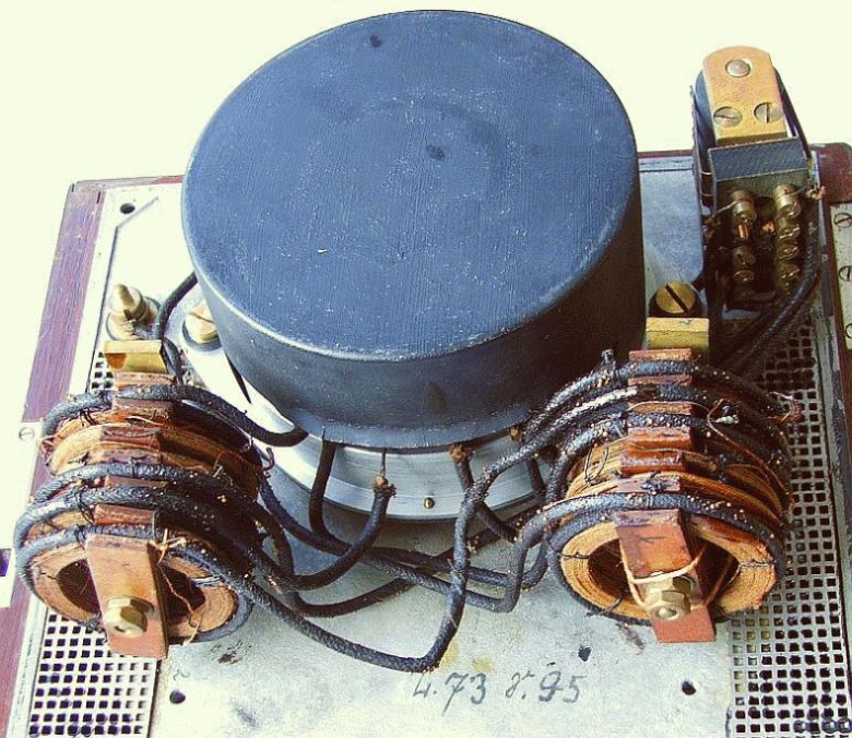 KX15, 002, Meßwerkabschirmung