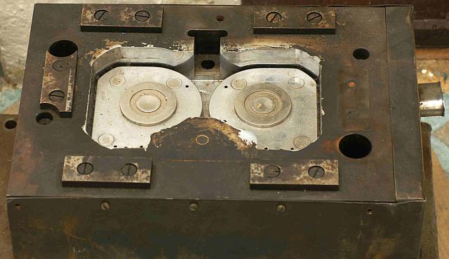 Spritzgießwerkzeug Kassettengehäuse 02