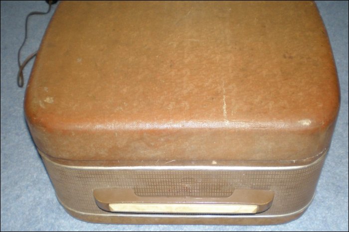 Kometa MG-201, Braun-Silber, 003